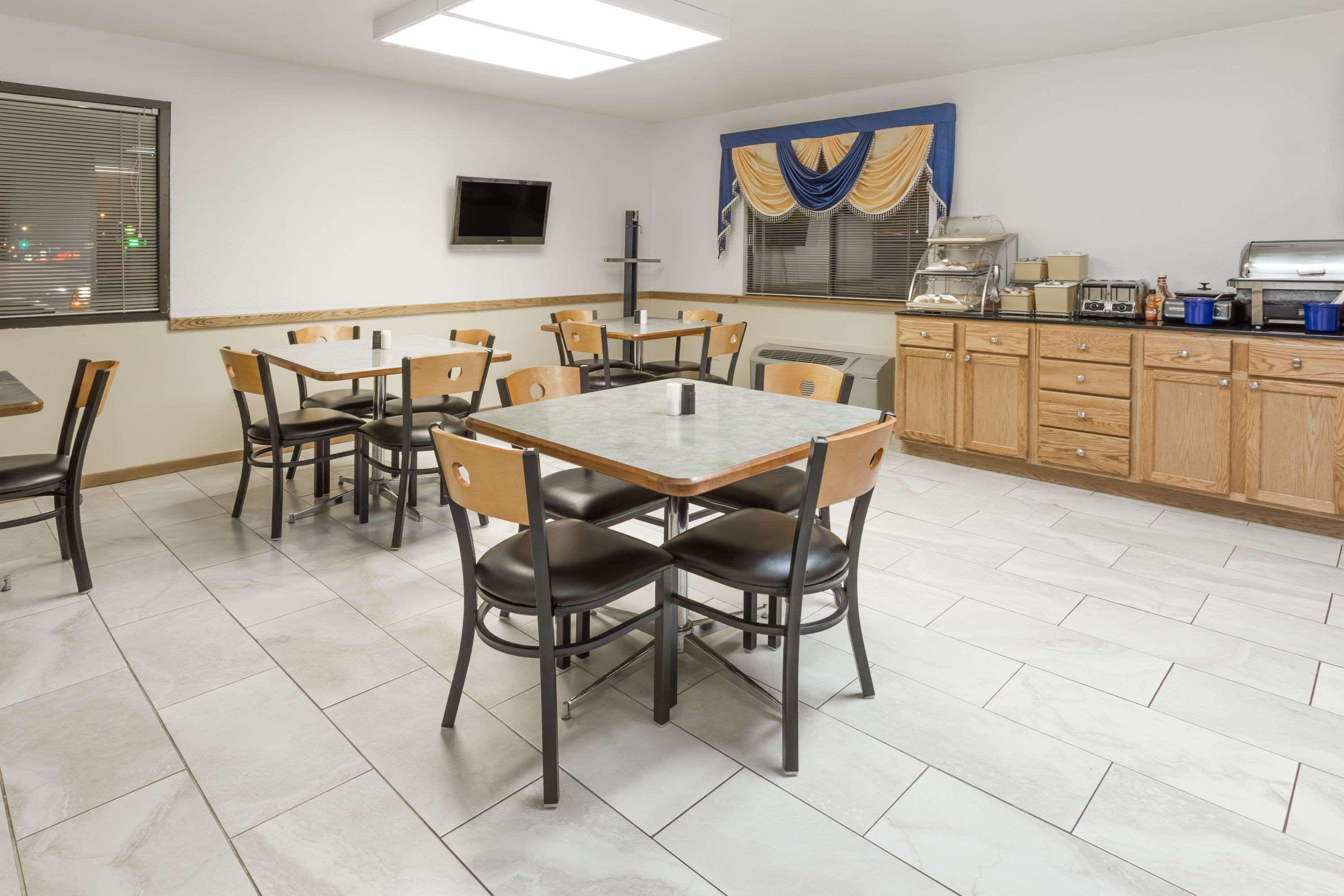 Days Inn By Wyndham Stoughton Wi. Exteriör bild