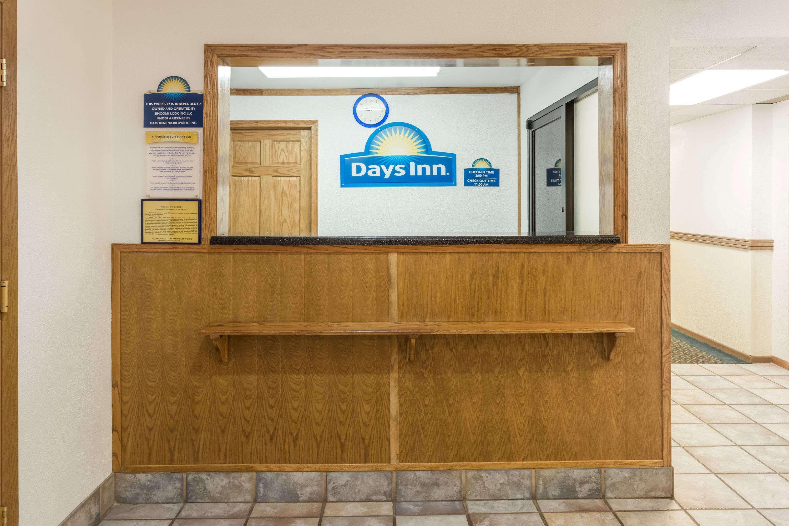 Days Inn By Wyndham Stoughton Wi. Exteriör bild