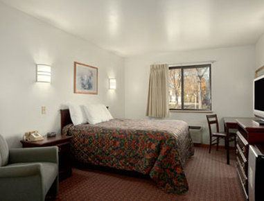 Days Inn By Wyndham Stoughton Wi. Exteriör bild